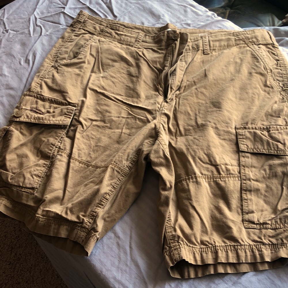 Men’s cargo shorts
